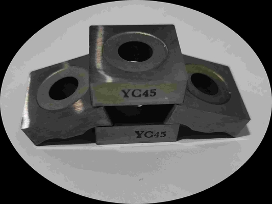 O torno do carboneto cimentado do WC Co do CNC utiliza ferramentas YC45 para a trituração de cara