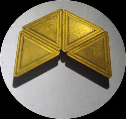 Grampo na cor dourada cimentada das ferramentas de corte YBM251 do carboneto