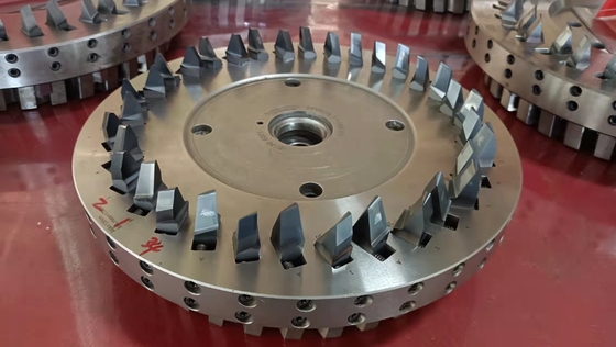 Os cortadores de trituração do carboneto de SPIRON 17-150-L/R11 utilizam ferramentas semi a terminação no revestimento do AP
